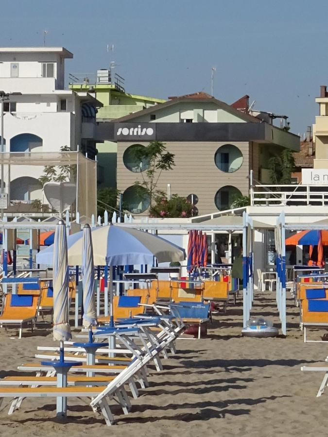 Hotel Sorriso Riccione Exterior foto